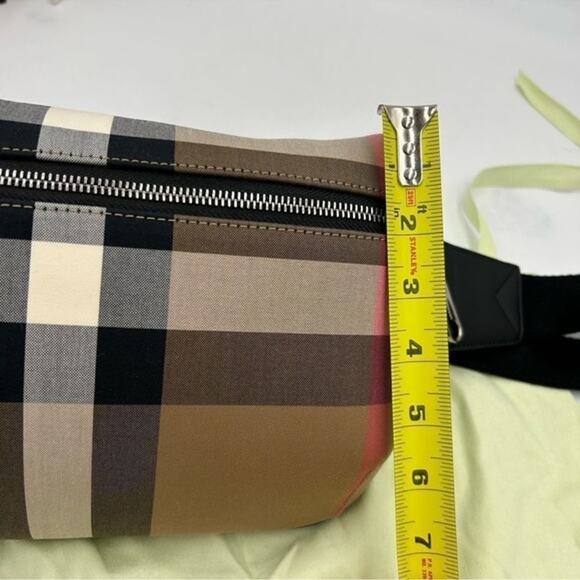 Unisex Burberry multicolor adjustable check belt bag/fanny pack Made in Italy - Picture 6 of 16